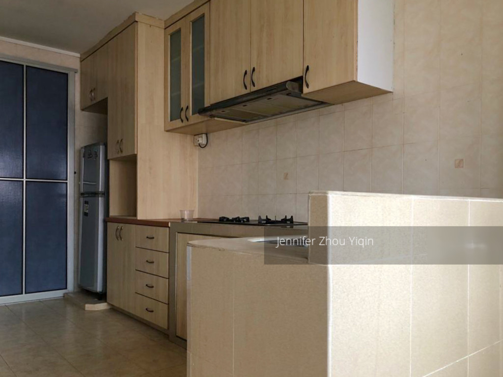 Blk 102 Jurong East Street 13 (Jurong East), HDB 3 Rooms #220053861